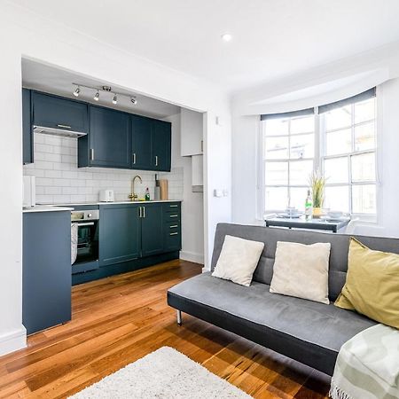Modern One Bedroom Apartments In Brighton Екстер'єр фото