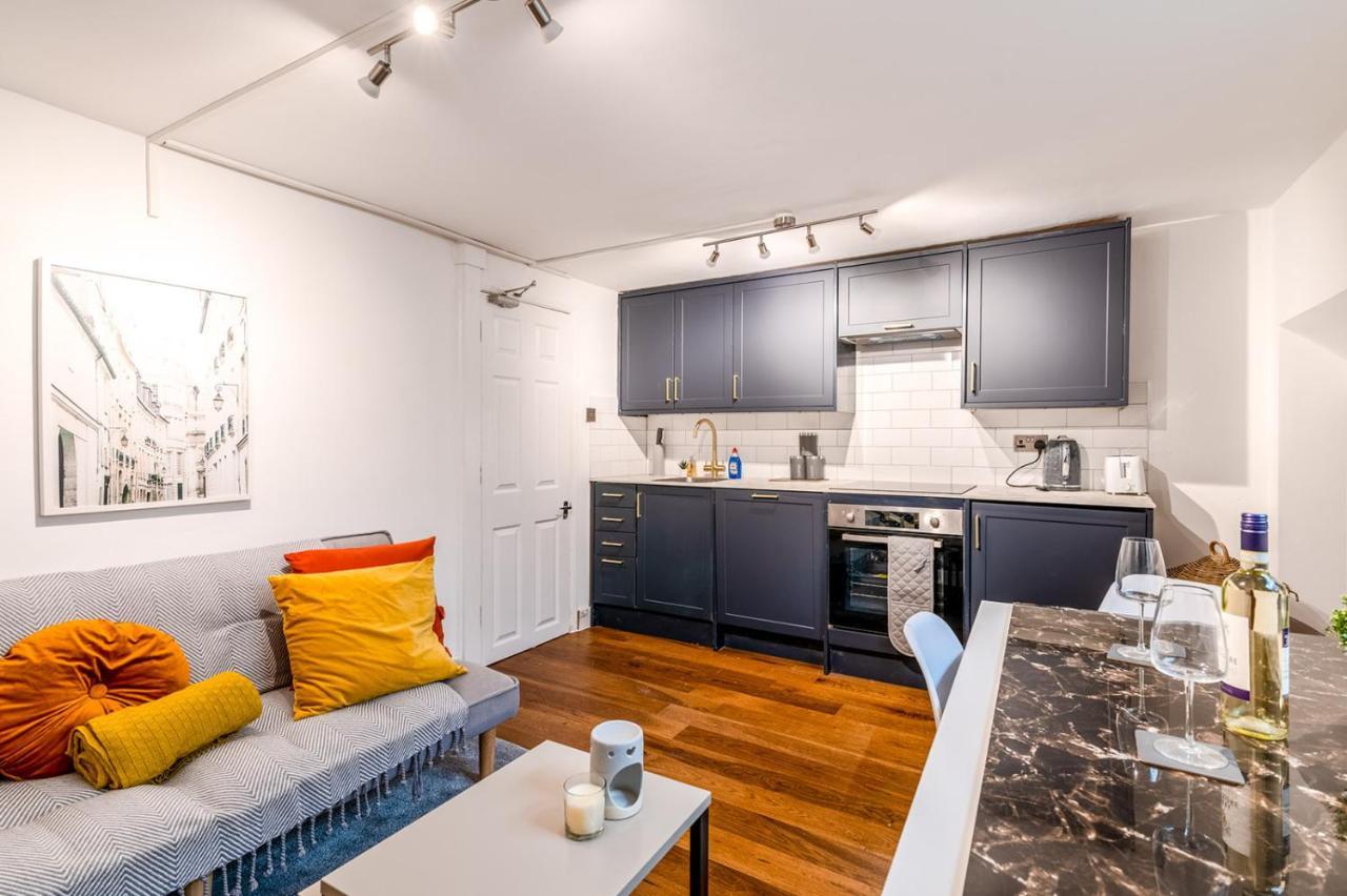 Modern One Bedroom Apartments In Brighton Екстер'єр фото