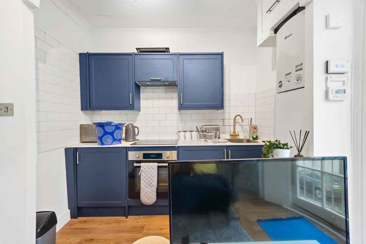 Modern One Bedroom Apartments In Brighton Екстер'єр фото