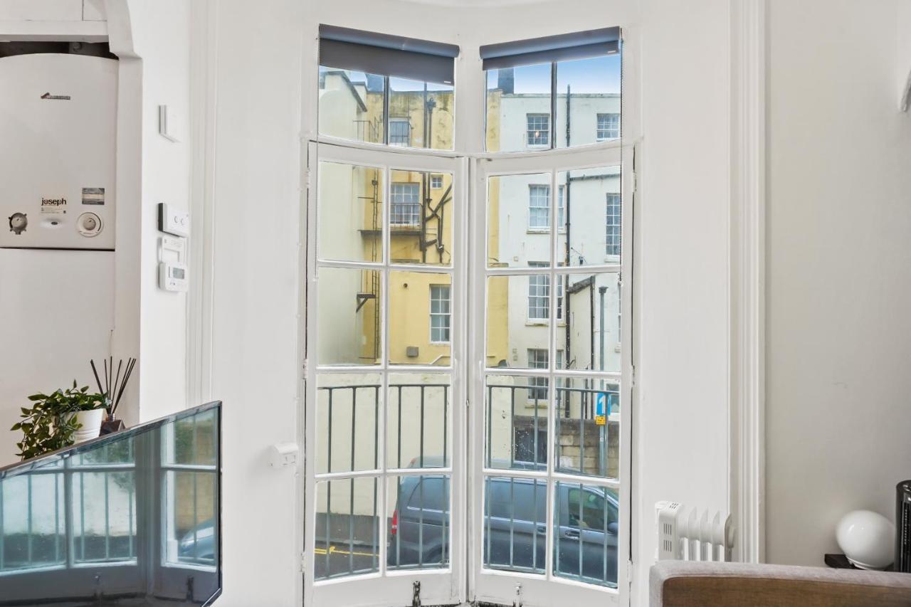 Modern One Bedroom Apartments In Brighton Екстер'єр фото