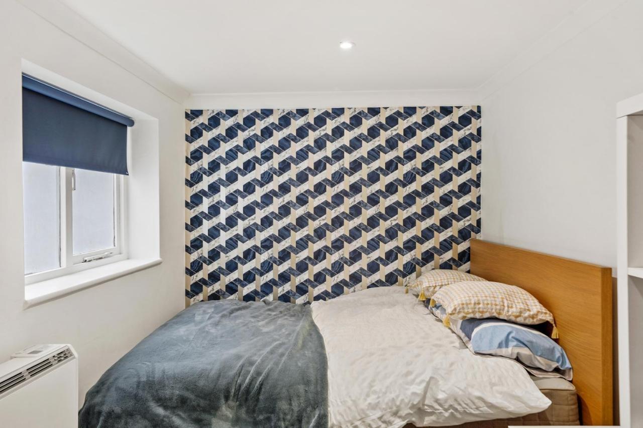 Modern One Bedroom Apartments In Brighton Екстер'єр фото