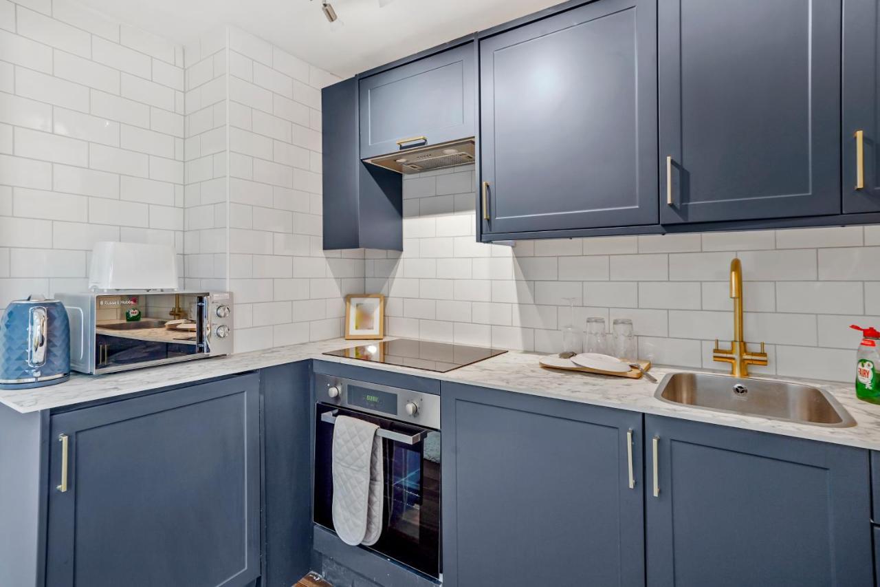 Modern One Bedroom Apartments In Brighton Екстер'єр фото