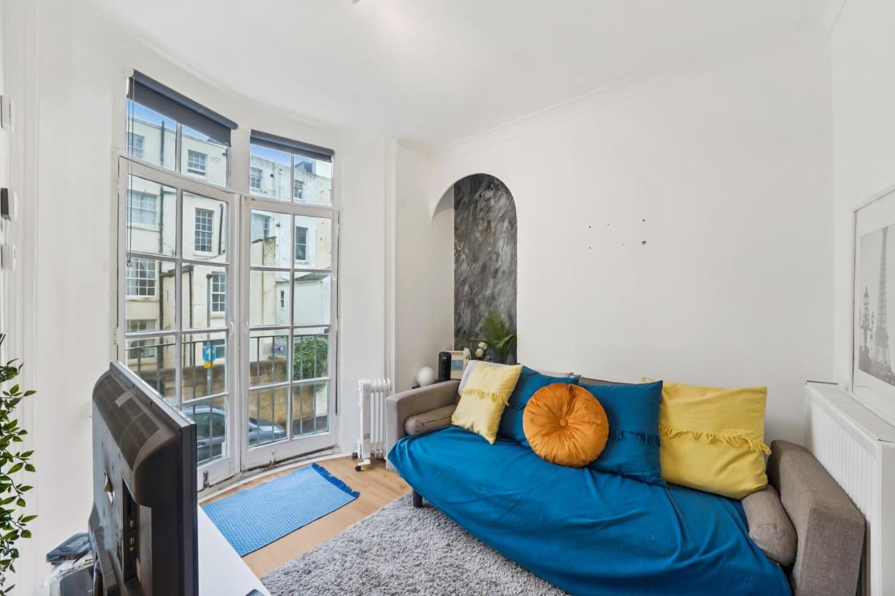 Modern One Bedroom Apartments In Brighton Екстер'єр фото