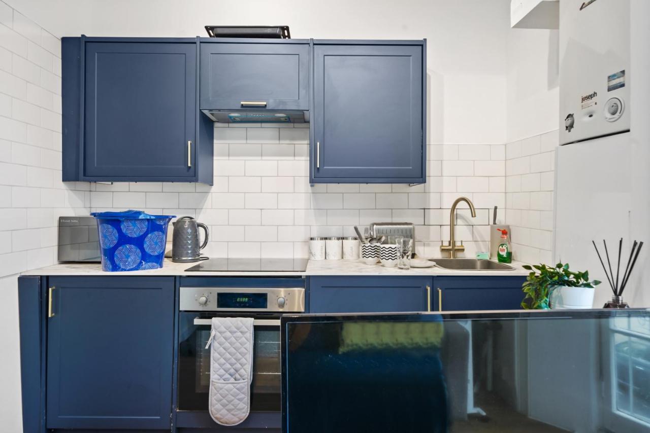 Modern One Bedroom Apartments In Brighton Екстер'єр фото